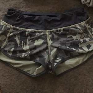 Lulu lemon speed short